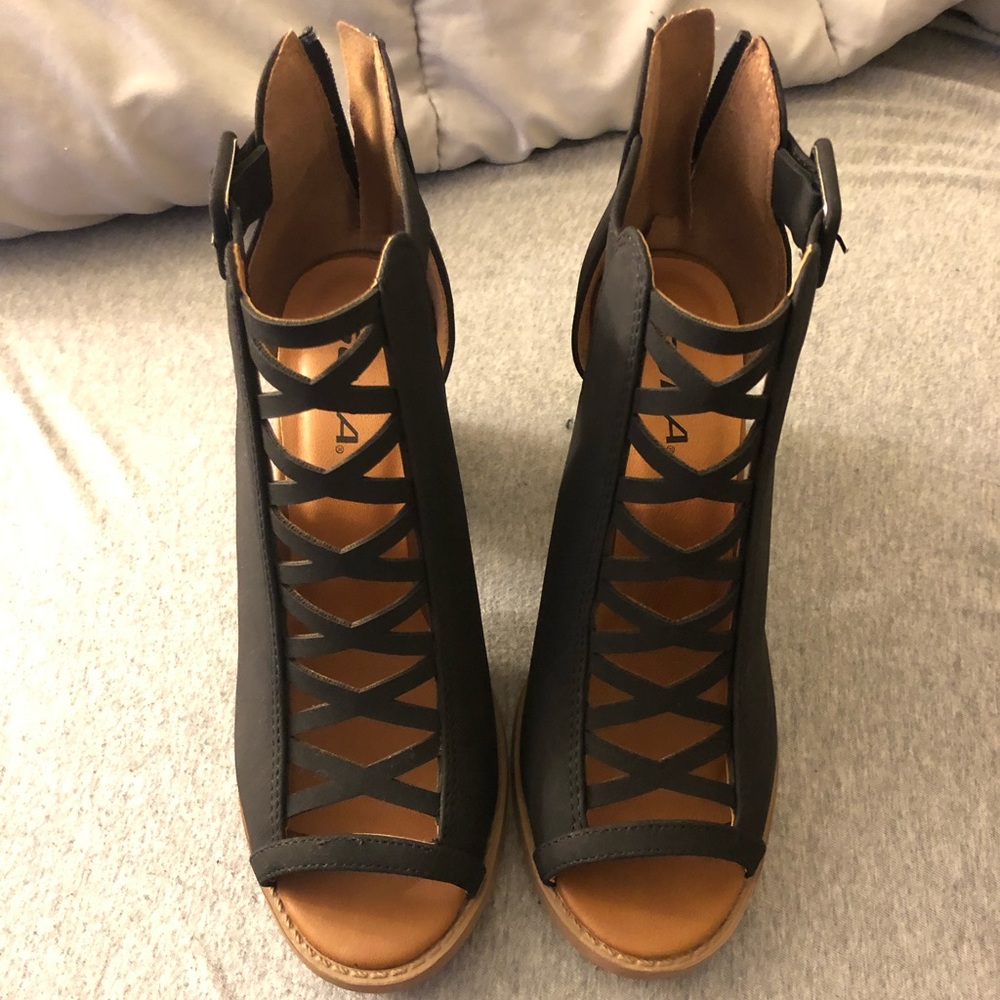 Soda heels